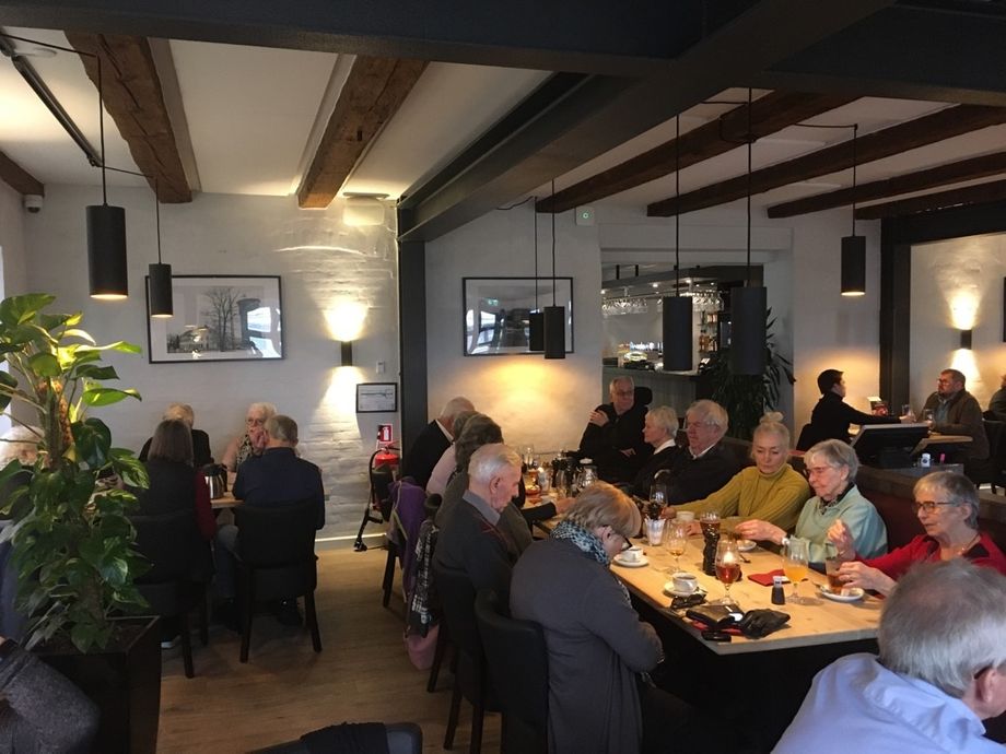 Så er vi alle nået til restaurant Rib House i Køge havn.